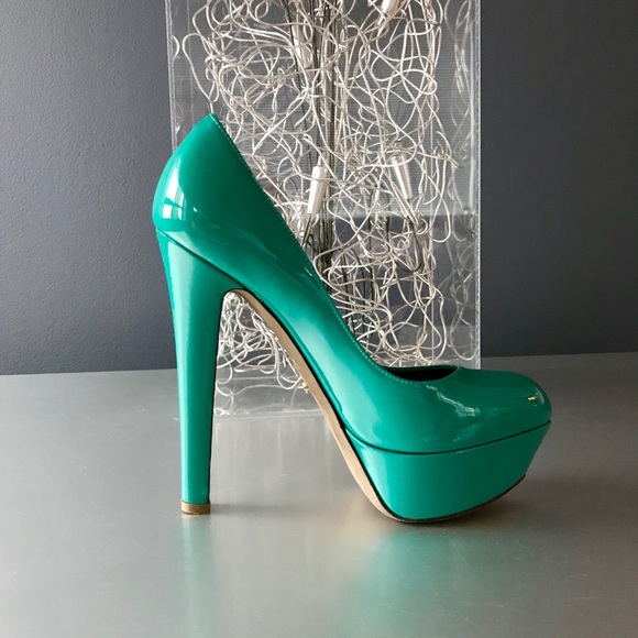 Sergio Rossi turquoise patent leather pumps - Picture 1 of 7